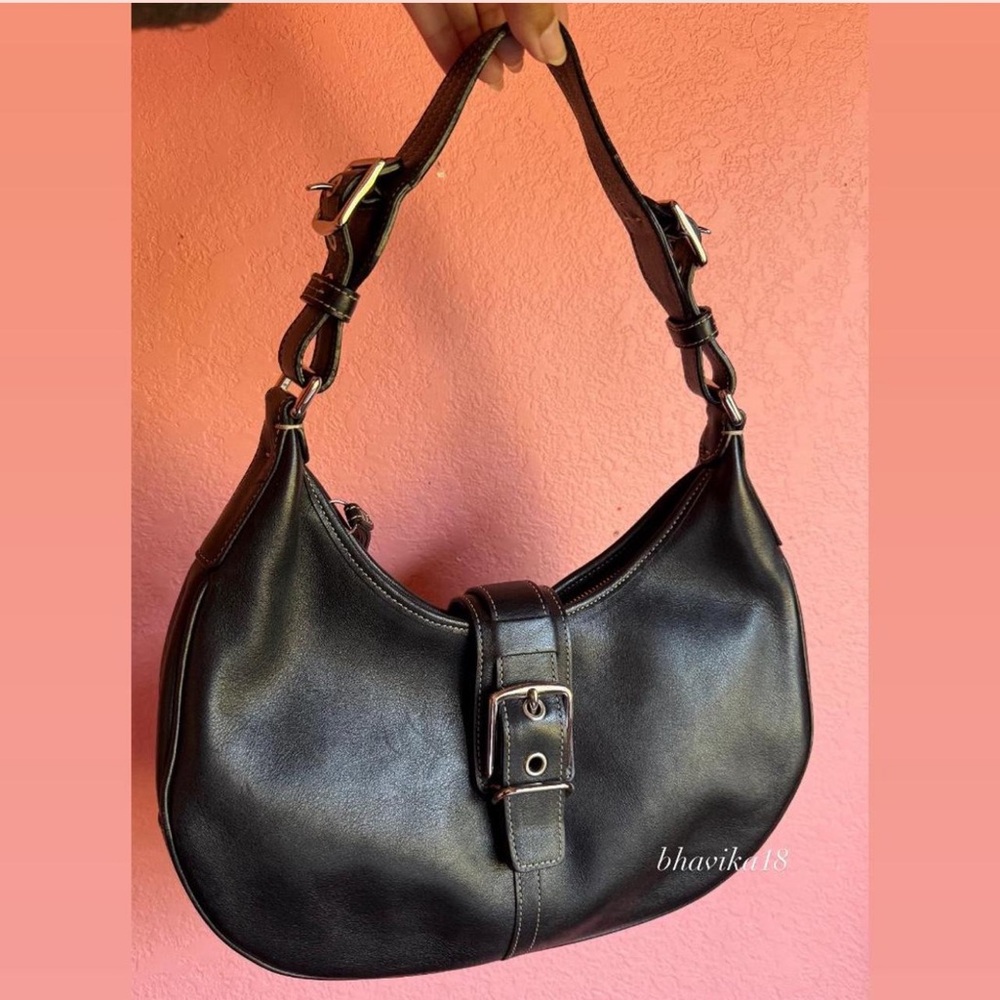 Elegant Black Leather Shoulder Bag